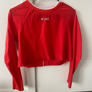 Nike crop workout top